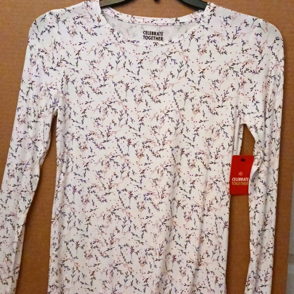 Stretch Knit long sleeve floral women's tee shirt top. Layering piece Xsmall XS